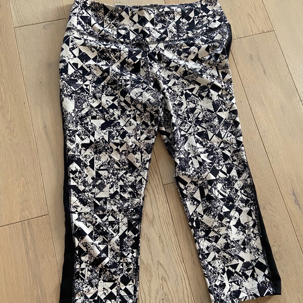 Cropped Pattern Nike Leggings